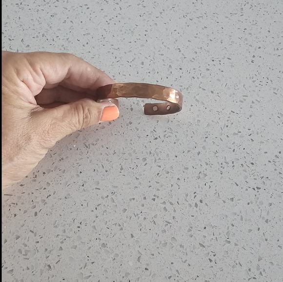 Hammered Copper Cuff Magnetic (Health Benefits) Adjustsble Cuff - Picture 4 of 6